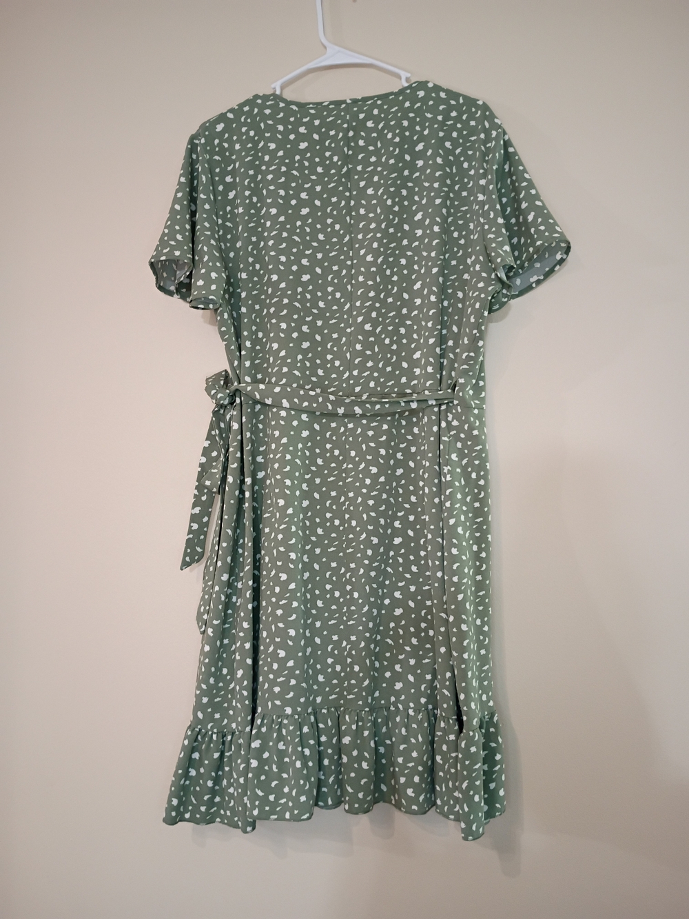 Women’s Sage Green With Print Wrap Dress - Picture 7 of 8